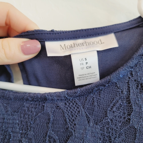 💕Motherhood Maternity Navy Blue Dress with Lace Sleeves Women's Size Small Mat. - Picture 9 of 14